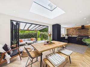 Kitchen/Diner- click for photo gallery